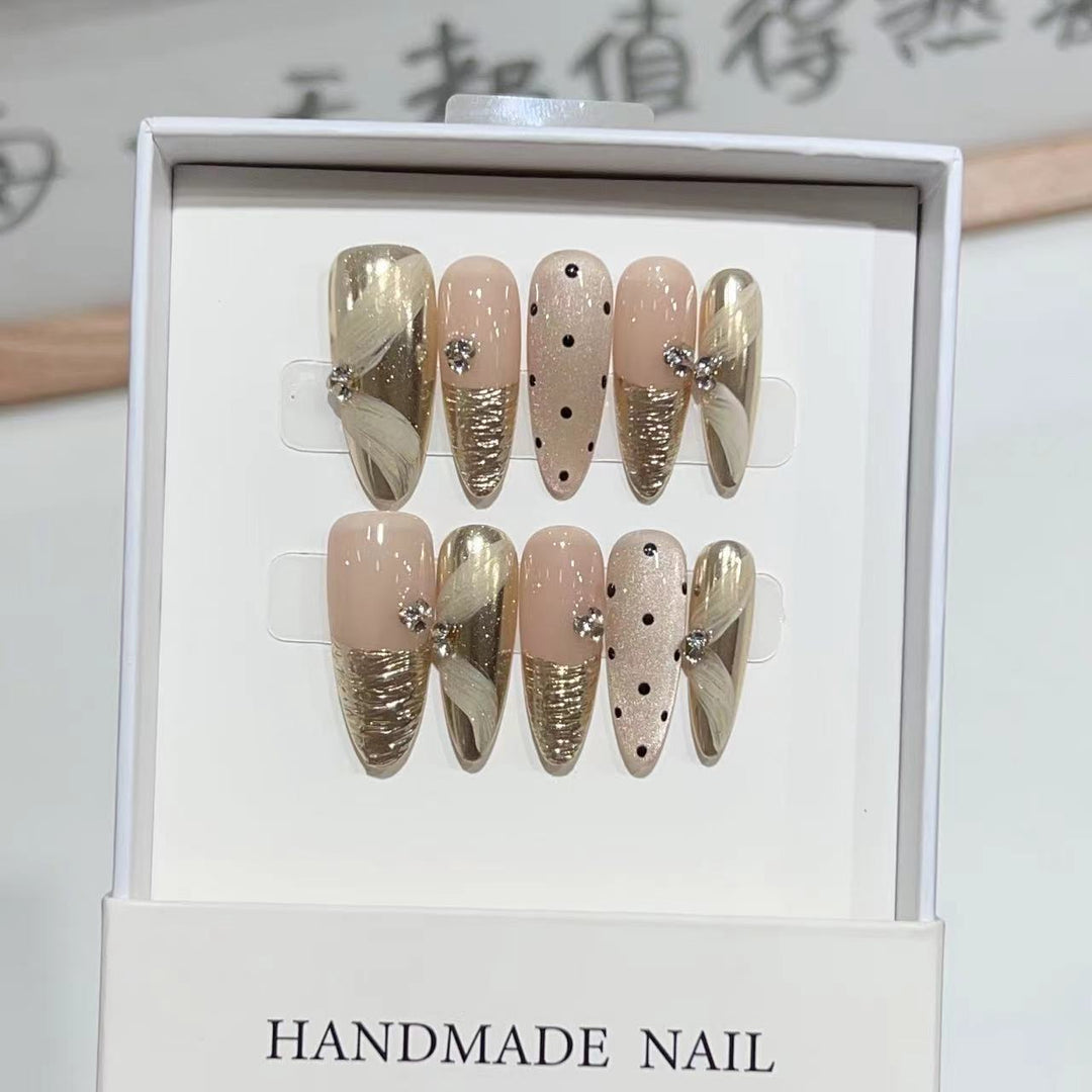 Luxury Press-On Nail Art Set with Elegant Metallic Accents Kalsten