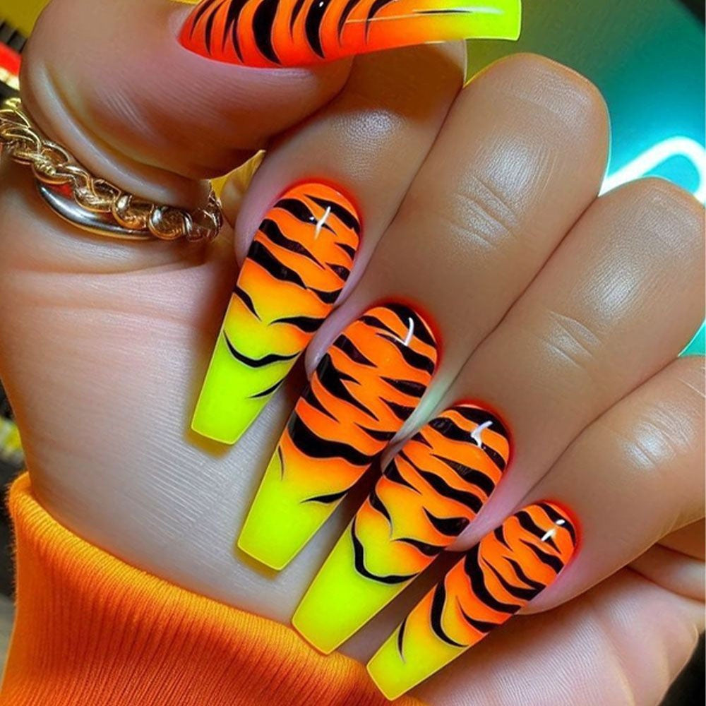 Elegant Artificial Nail Decoration Kalsten