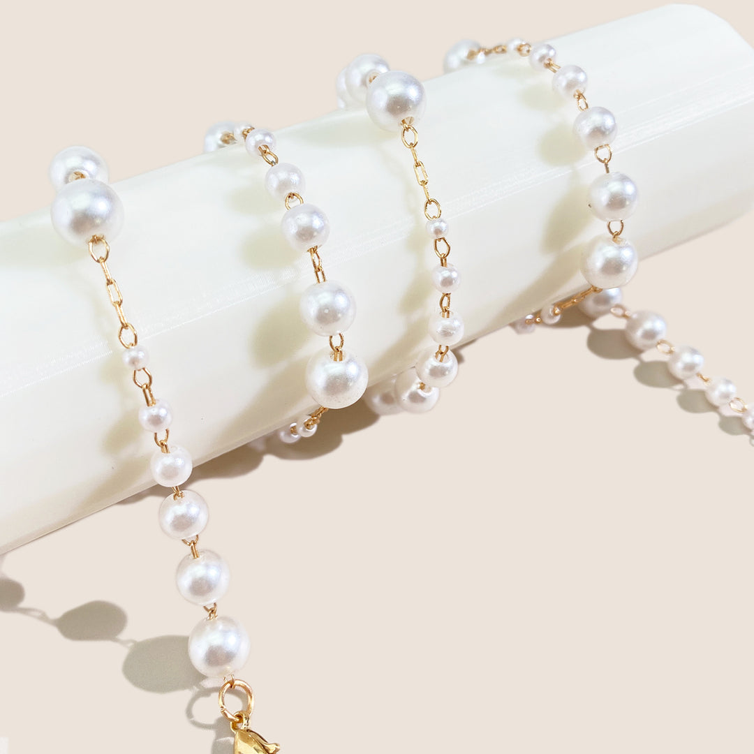 Elegant Pearl-Accented Eyewear Chain Kalsten