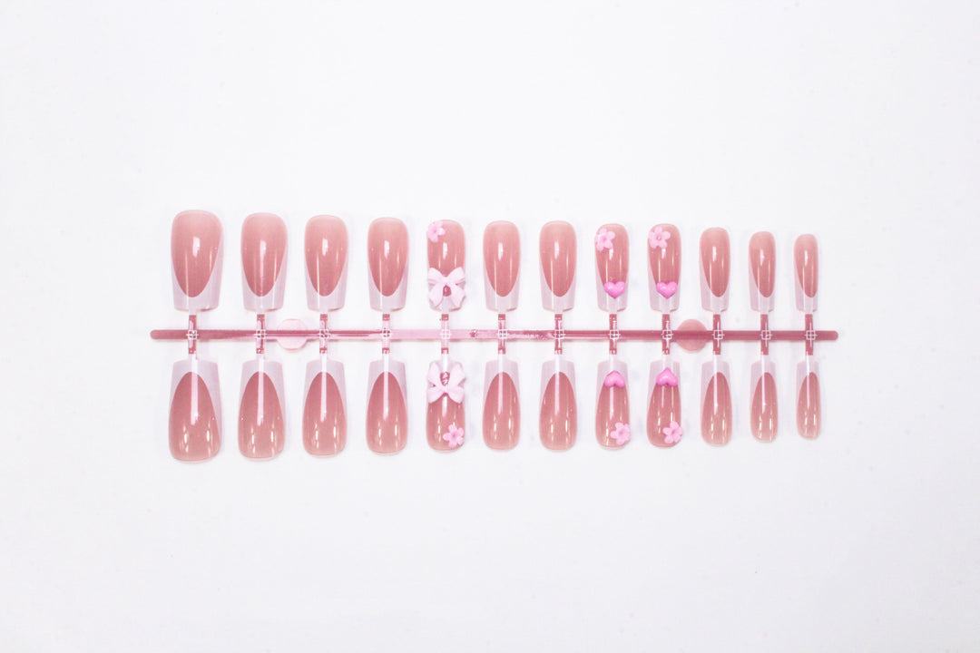 Artificial nail set with romantic flowers and elegant accents Kalsten