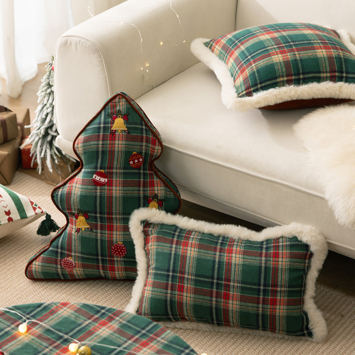 Christmas tree-shaped decorative pillow made of checked flannel with embroidered appliqués Kalsten