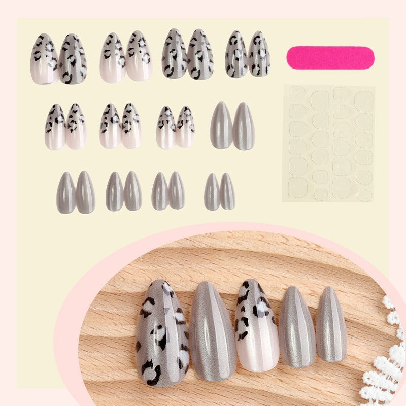 Nail art set with fashionable leopard patterns and elegant shades of gray Kalsten