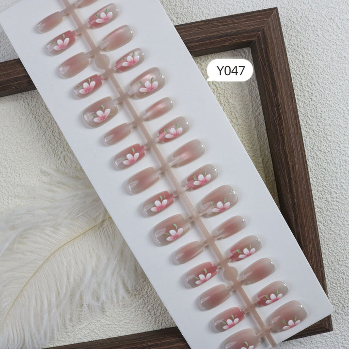 Creative Floral-Themed Press-On Nail Art