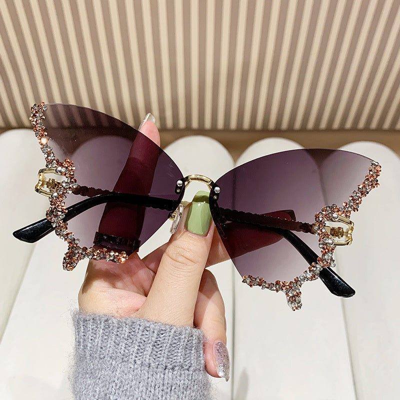 Ladies extravagant Cat-Eye sunglasses with dazzling rhinestone embellishments Kalsten