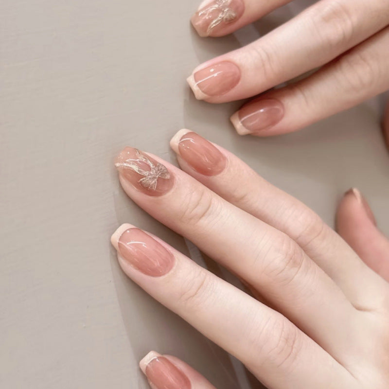 Artificial nail art with delicate floral design Kalsten