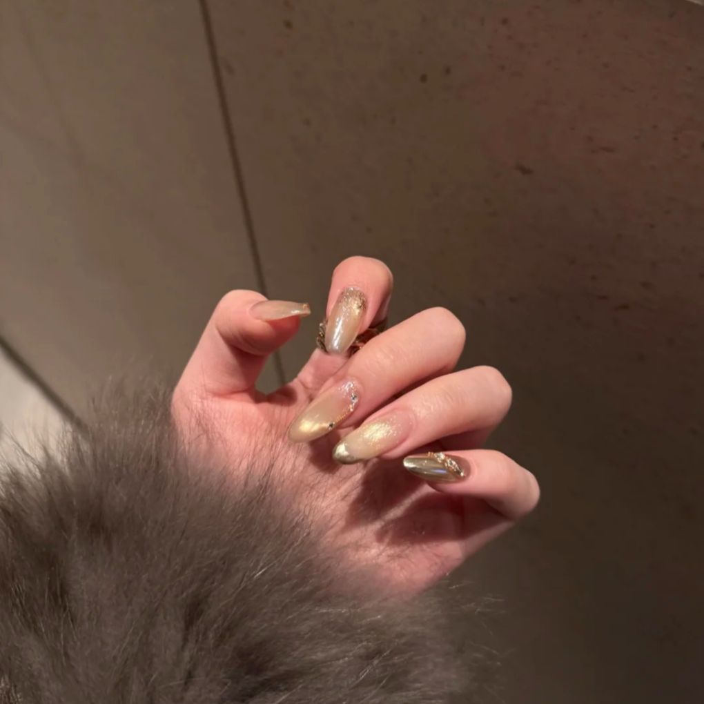Stylish and Elegant Nail Extensions
