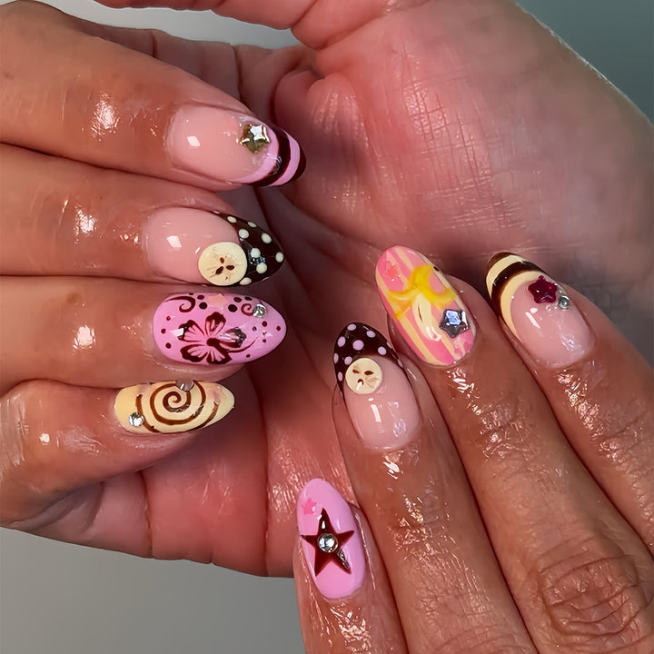 Artificial nails with playful 3D elements Kalsten