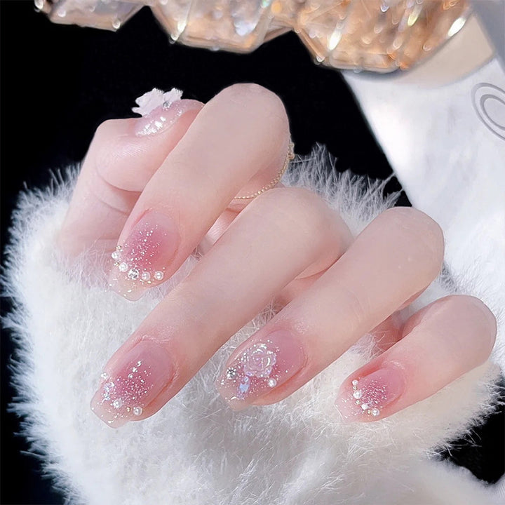 Elegant Floral Decorative Press-On Nail Set