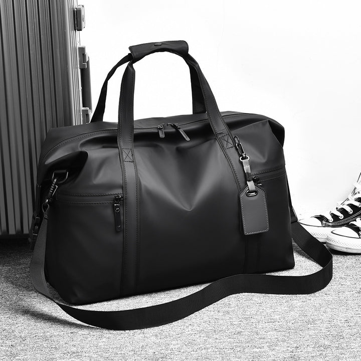 Travel bag with waterproof material and practical carrying options Kalsten