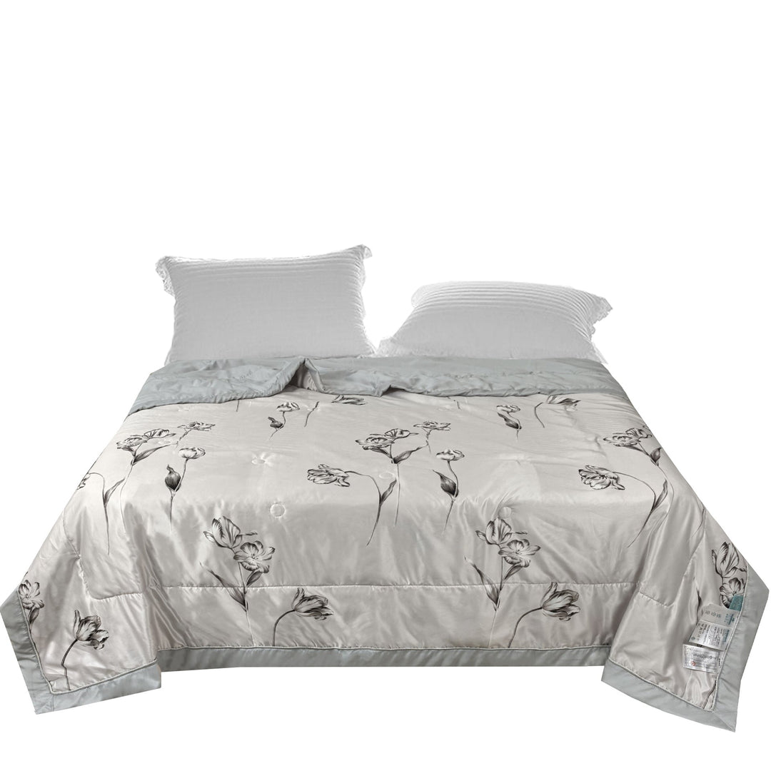 Luxurious Silky Quilt Set Kalsten