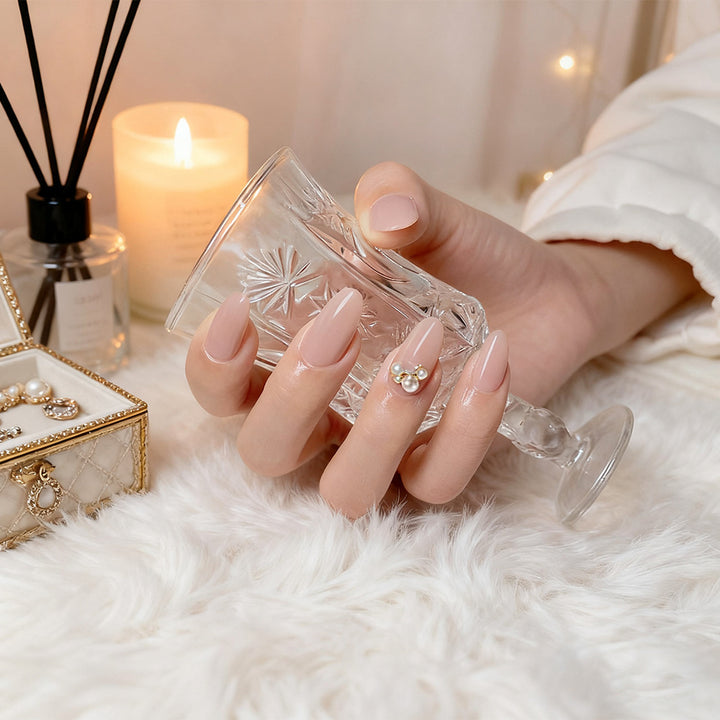 Artificial nail set with elegant pearl design and high-gloss surface Kalsten