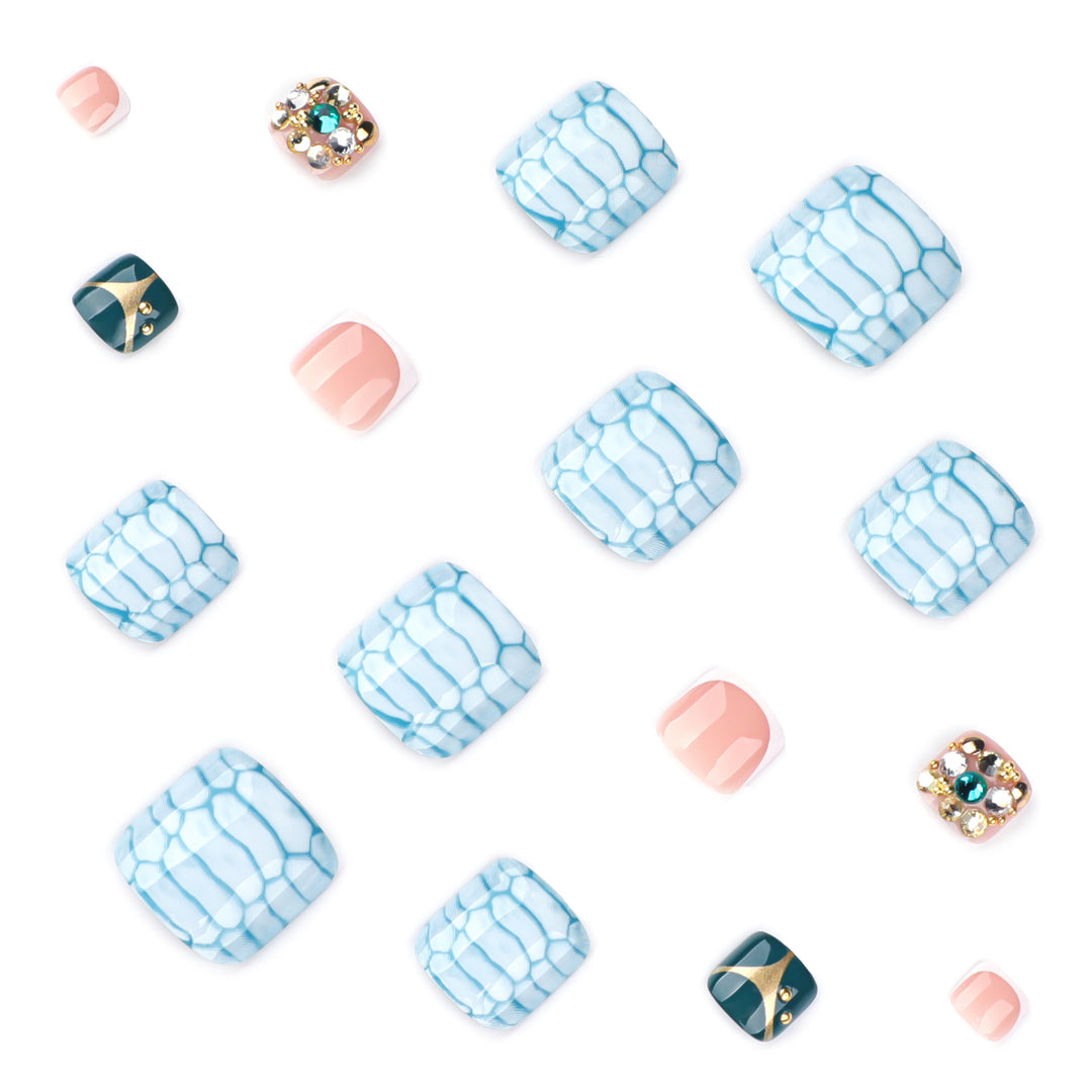 Artful toenail decoration Kalsten