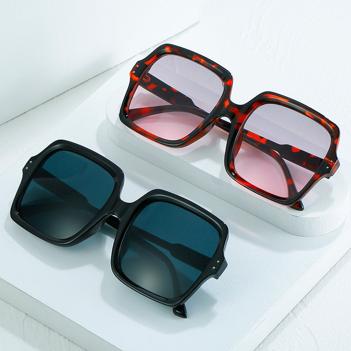 Ladies square fashionable sunglasses with polarized lenses Kalsten