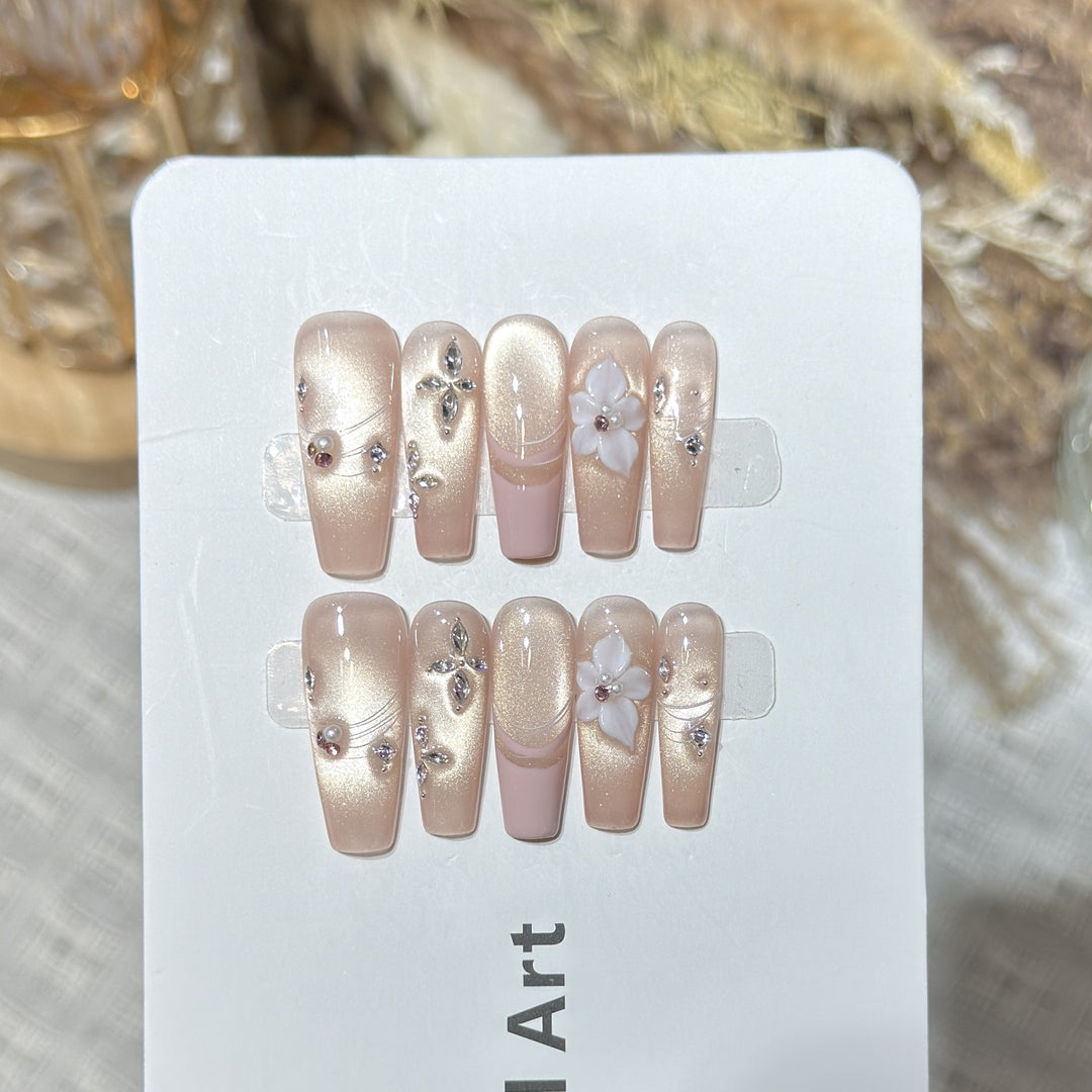 Elegant Floral Accent Press-On Nail Set Kalsten