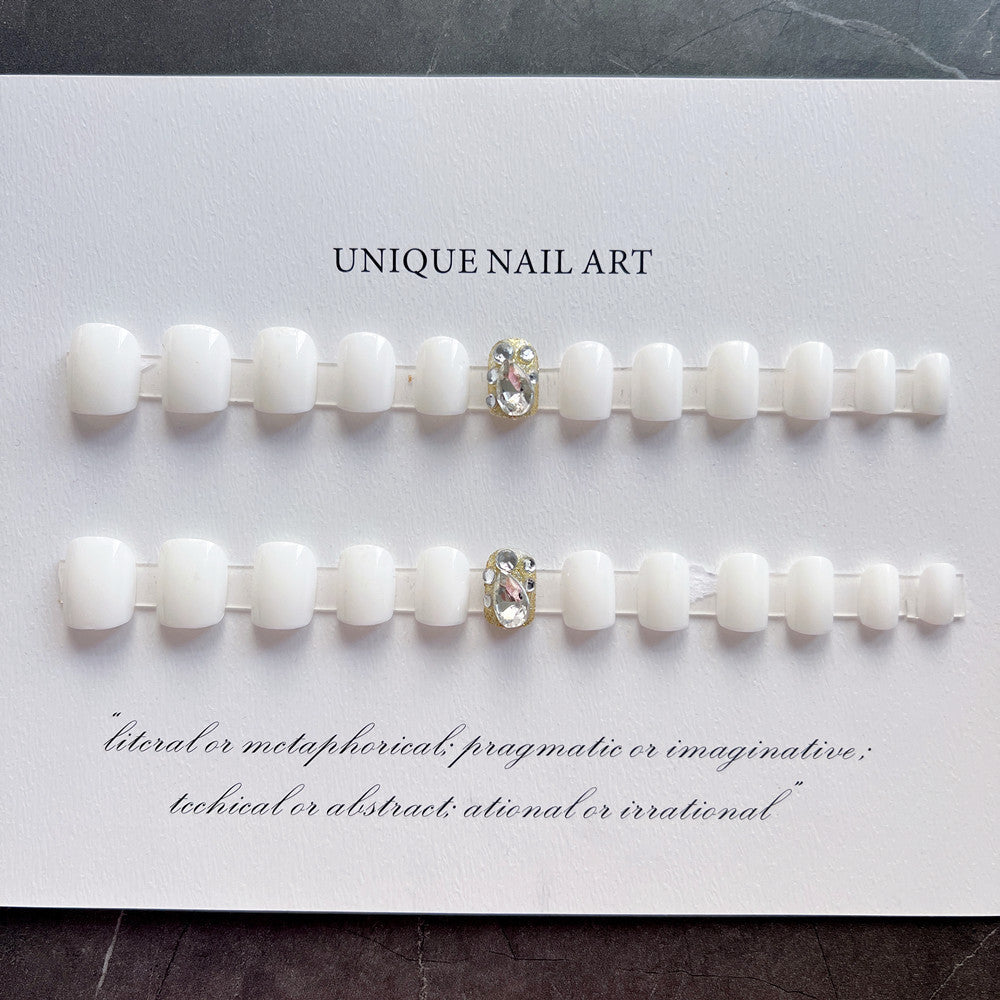 Elegant Press-On Nail Set with Rhinestone Accent