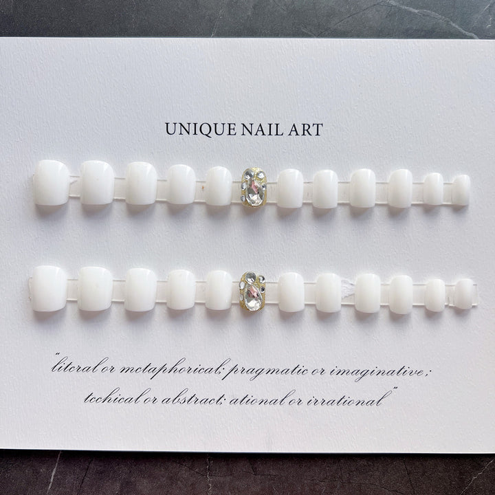 Elegant Press-On Nail Set with Rhinestone Accent