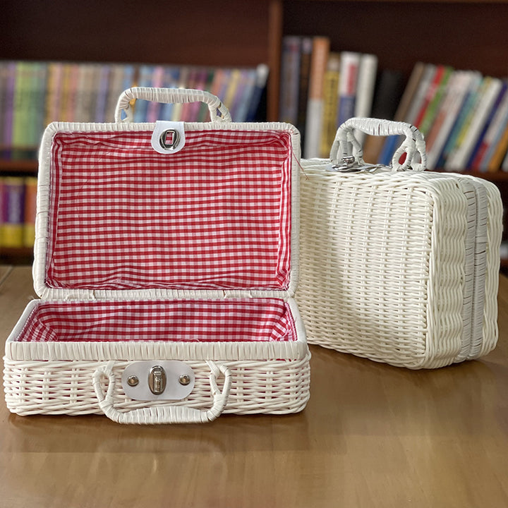 Vintage-Inspired Woven Storage Case Kalsten