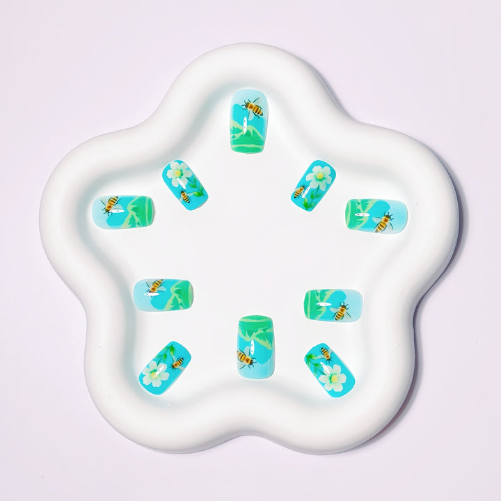 Nature-Inspired 3D Nail Art Kalsten
