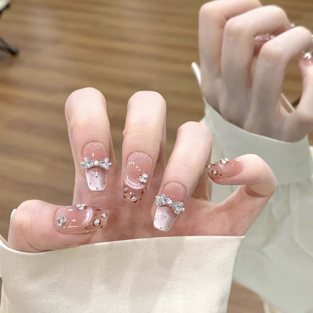 Glittering and Decorated Artificial Nails Kalsten