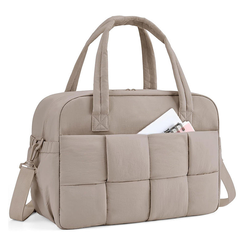 Practical and Stylish Travel Bag with Structured Design Kalsten