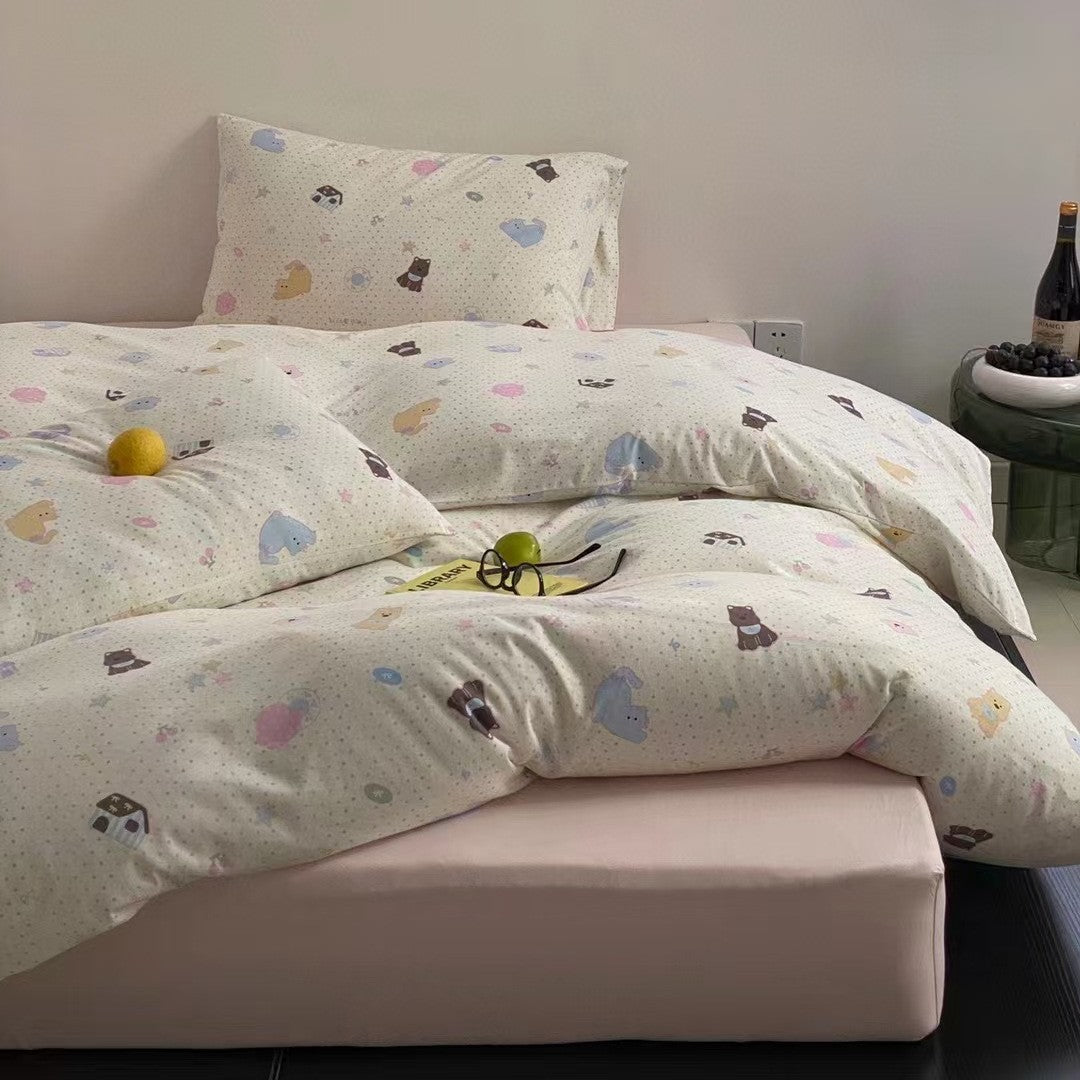 Bedding set made of cotton satin with a cute pastel motif