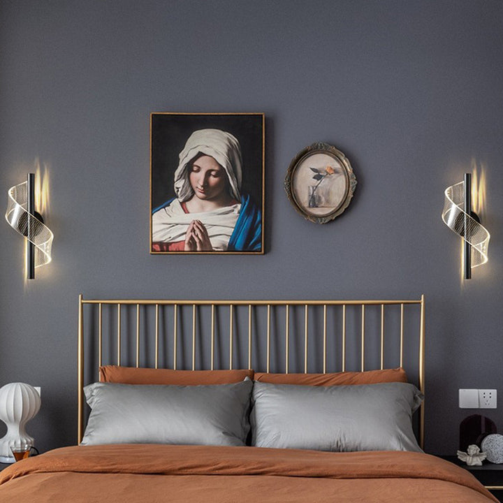 Elegant Swirl Wall Light
