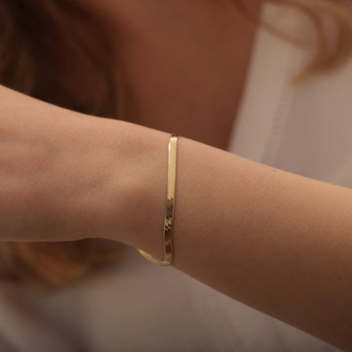 Sleek Snake Chain Bracelet Kalsten