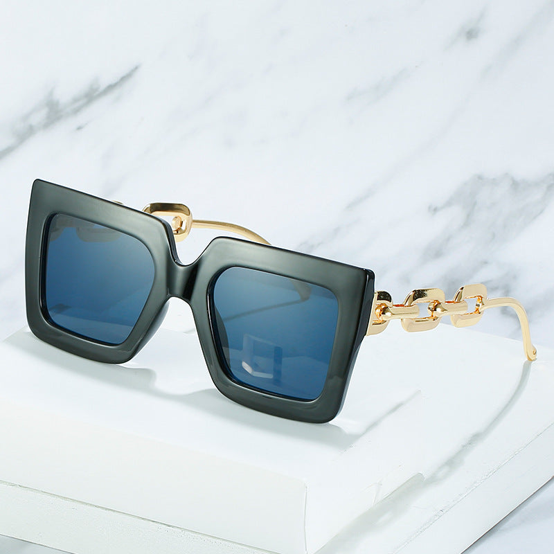 Women Cat-Eye Sunglasses with Luxurious Design and Chain Frame Kalsten