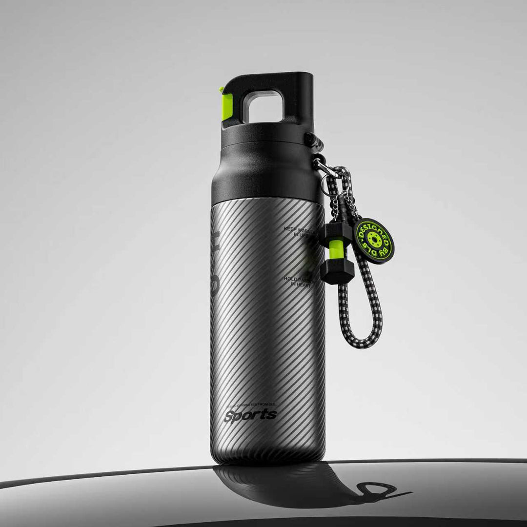Ladies sporty water bottle with innovative closure Kalsten