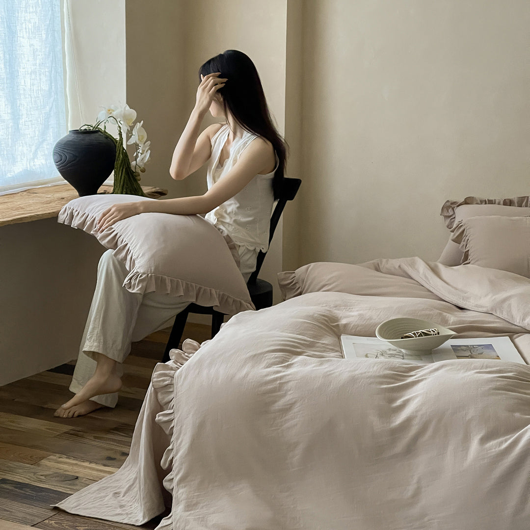 Elegant cotton bedding set with ruffle and soft percale finish