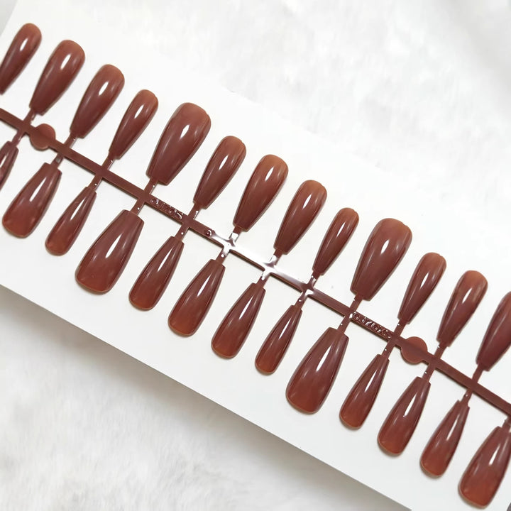 Artificial nails in elegant drop design Kalsten