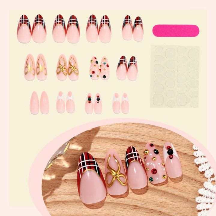 Artificial nail set with glamorous designs and stylish accents Kalsten