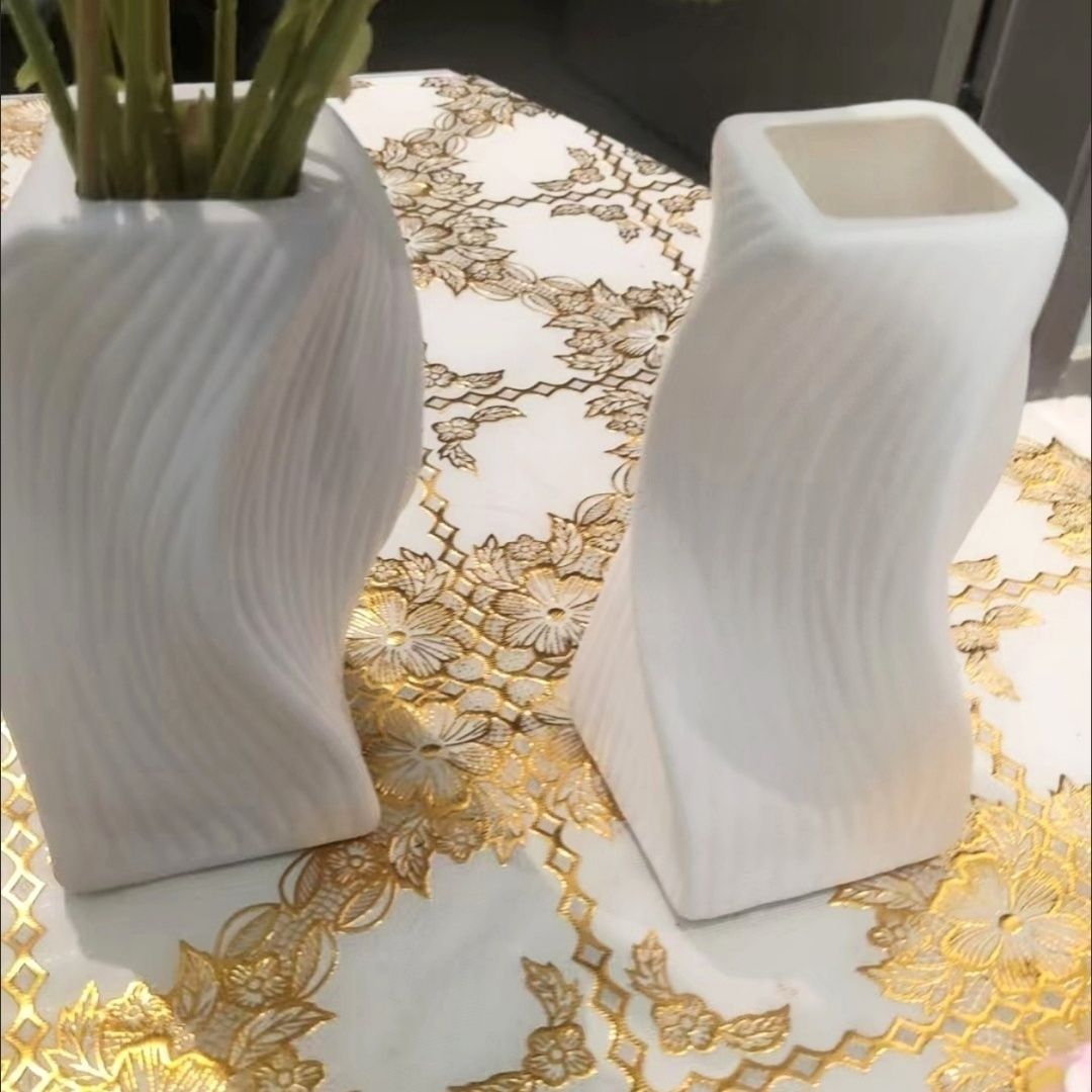 Artistic Wave-Patterned Decorative Sculpture Kalsten