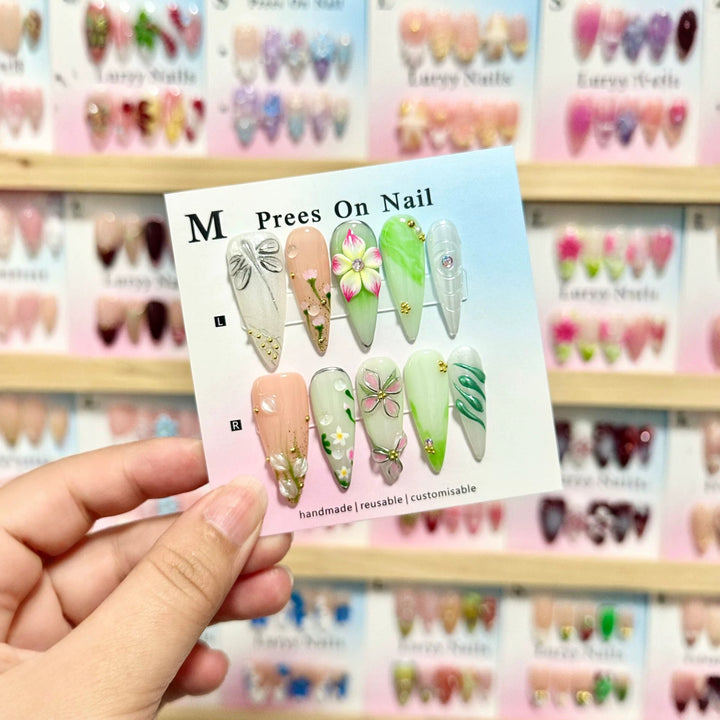 Artistic Floral Press-On Nail Set  1791773318