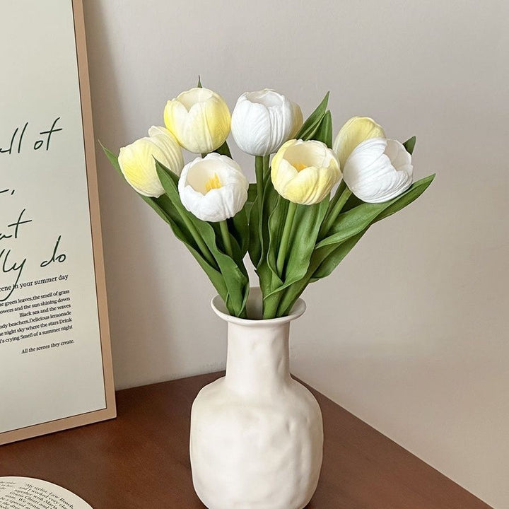 Decorative Realistic Tulip Bouquet