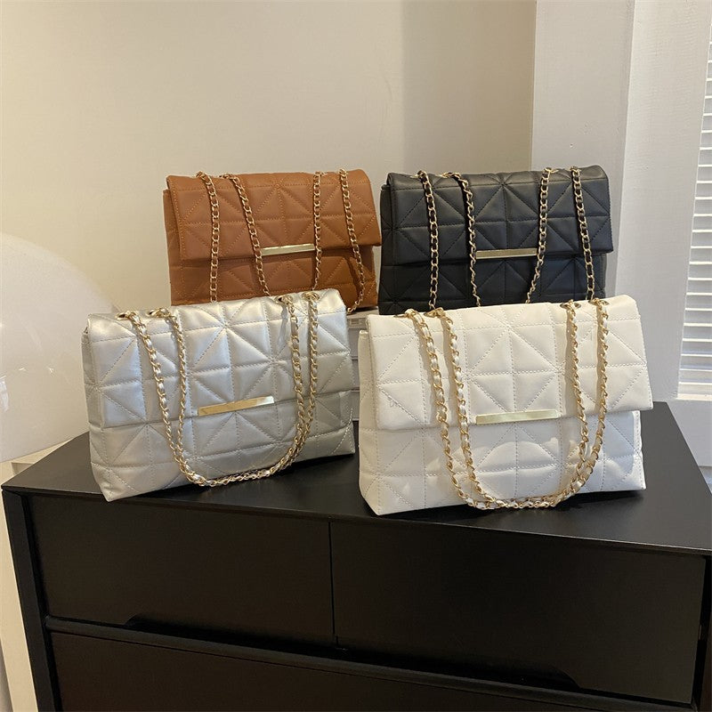 Elegant Quilted Handheld Bag