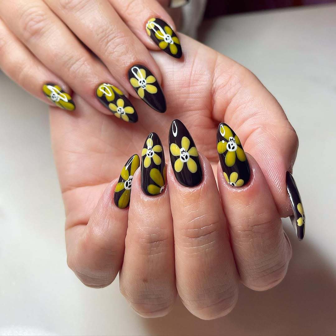 Floral Design Nail Art