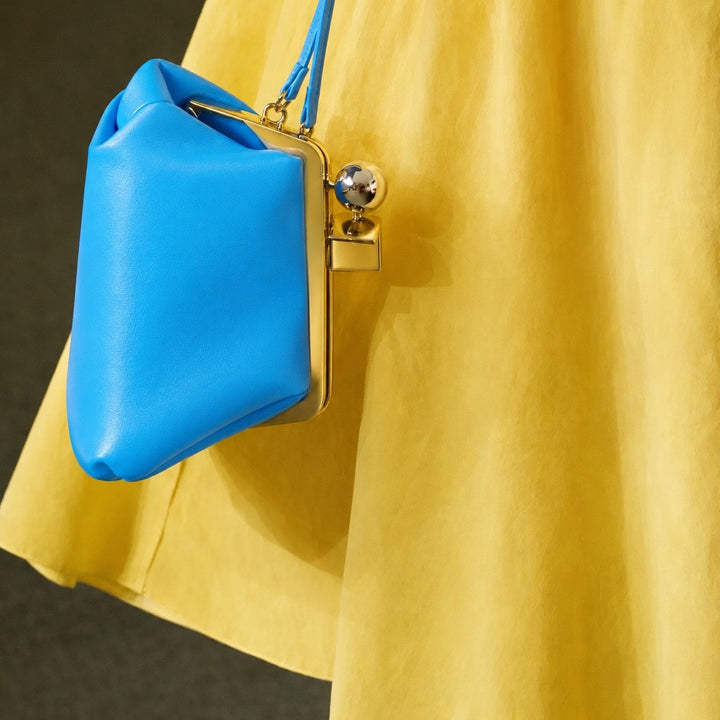 Elegant Crocodile-Effect Handheld Purse
