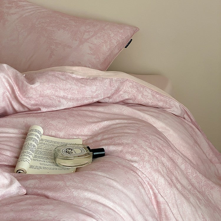Bed linen set made of cotton satin with delicate branch and leaf print