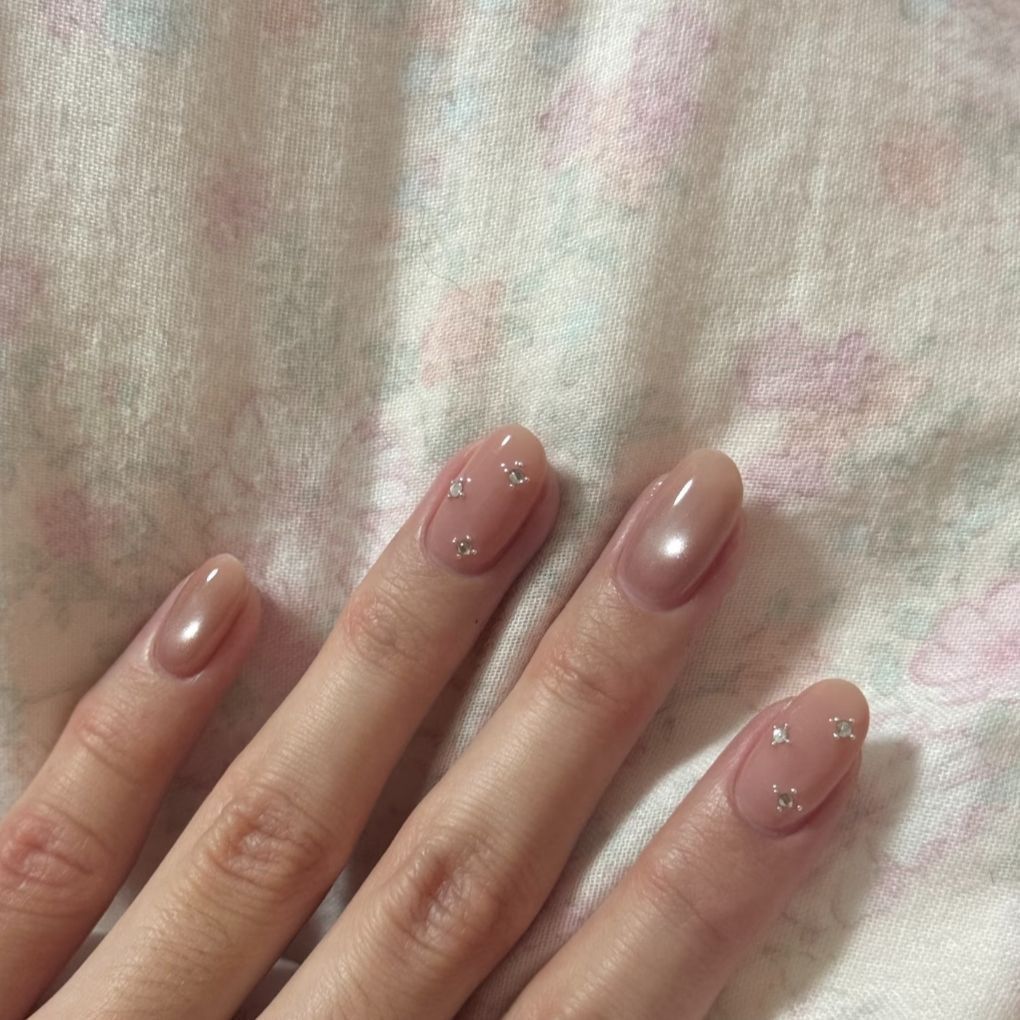 Elegant Decorative Press-On Nail Enhancements