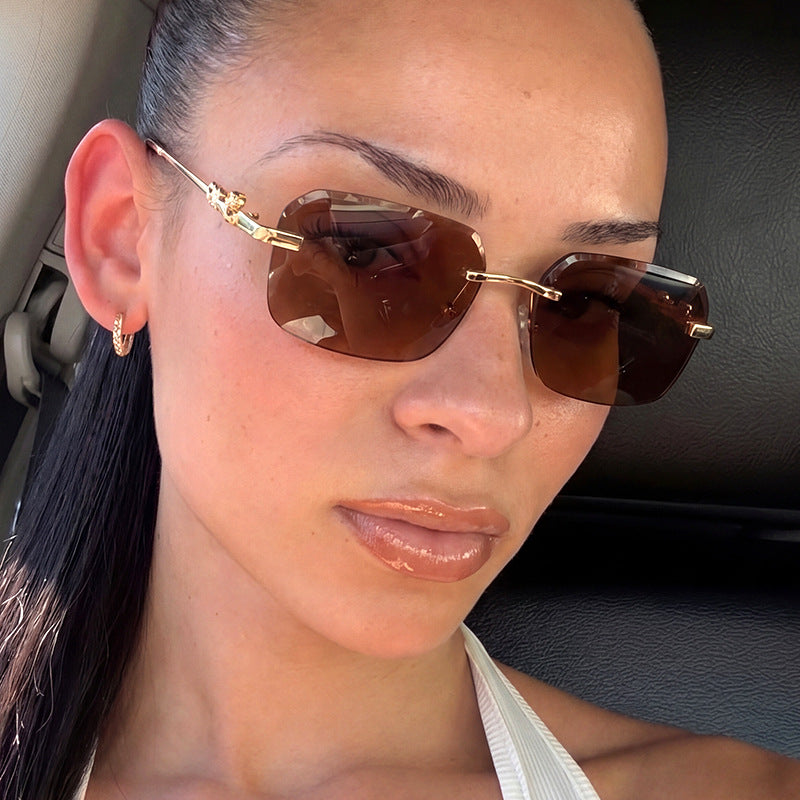 Women's fashionable square sunglasses with elegant gold frame and protective UV filter Kalsten