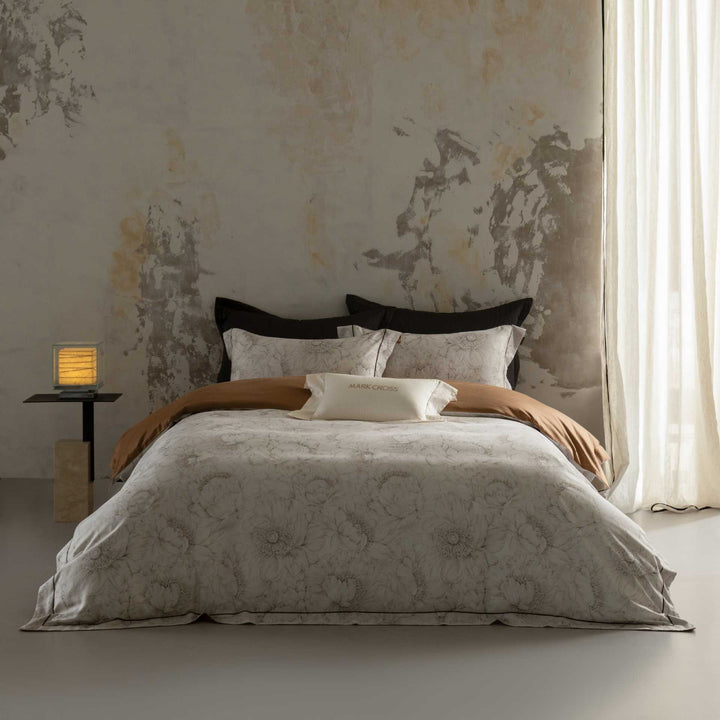 Bed linen set with subtle leaf and feather jacquard made of cotton percale