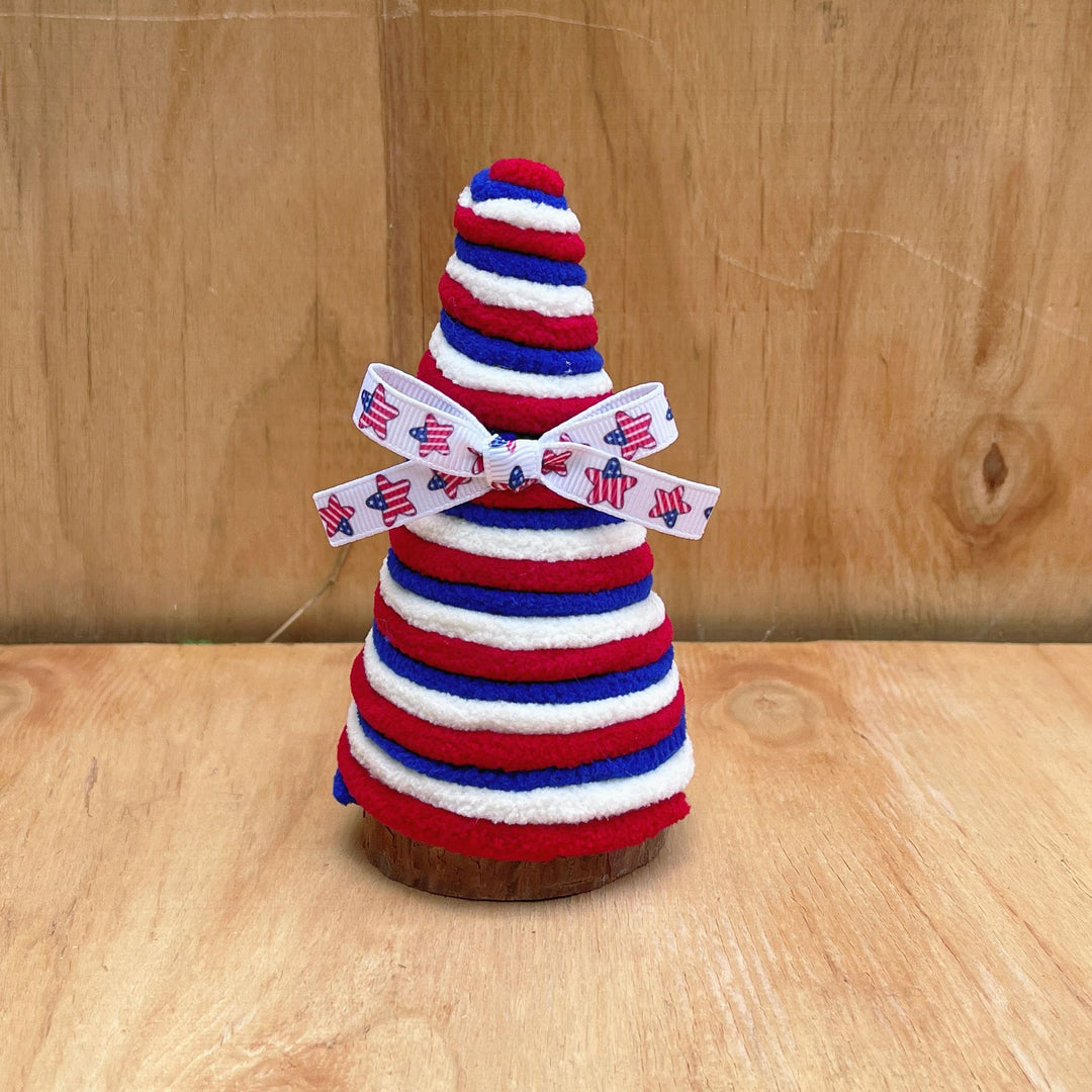 Unisex decorative table figure crocheted tree made of yarn with wooden base and star tip Kalsten