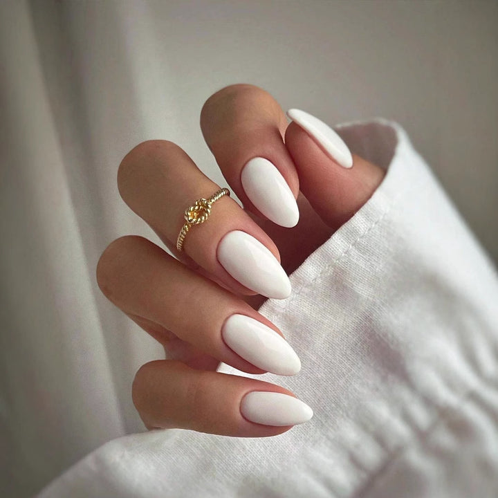 Artificial nail set with elegant stiletto shape Kalsten