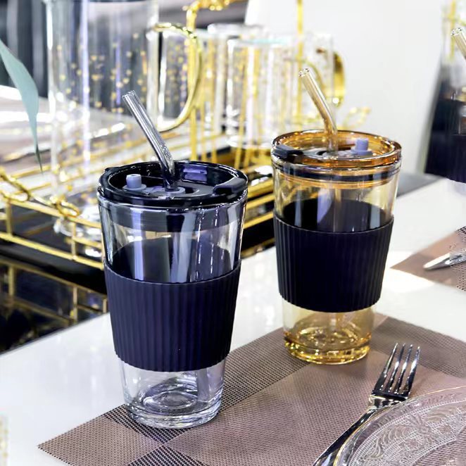 Women's multifunctional drinking cups with integrated silicone cover and hygienic lid Kalsten