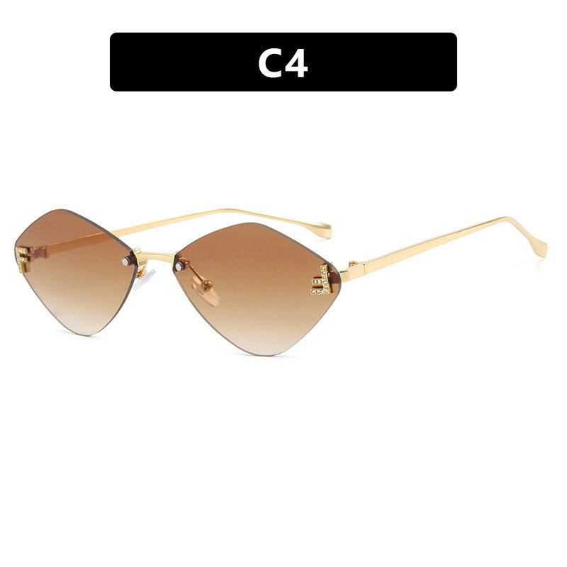 Women's geometric sunglasses in an extravagant design with gradient lenses Kalsten
