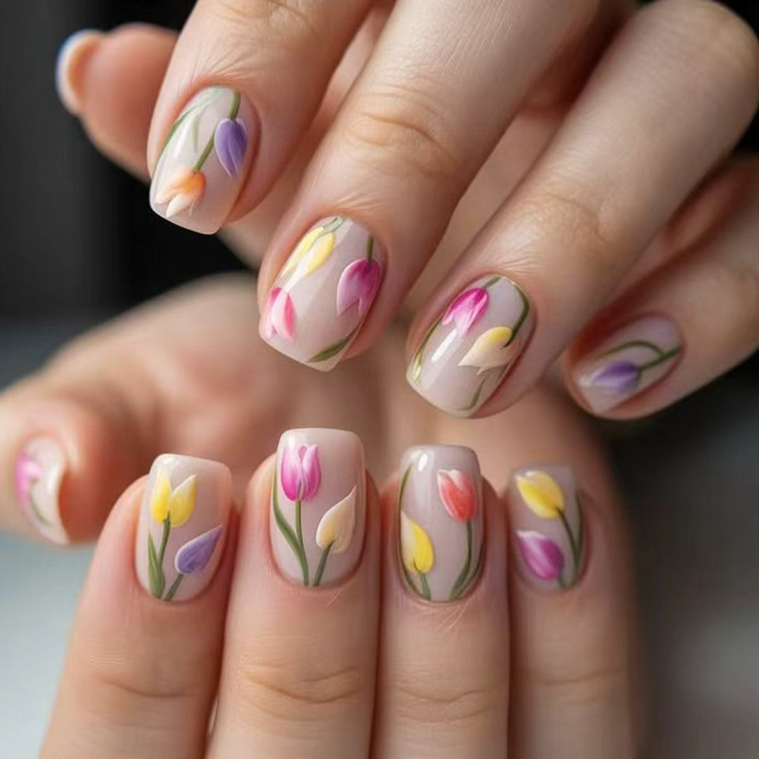 Elegant Floral Nail Art Kalsten