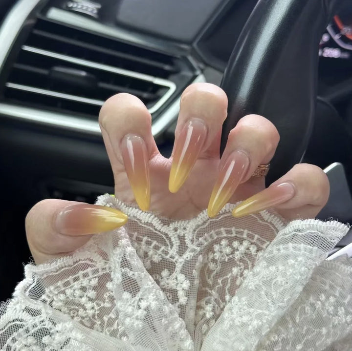 Artistic Floral Detailed Press-On Nail Set Kalsten