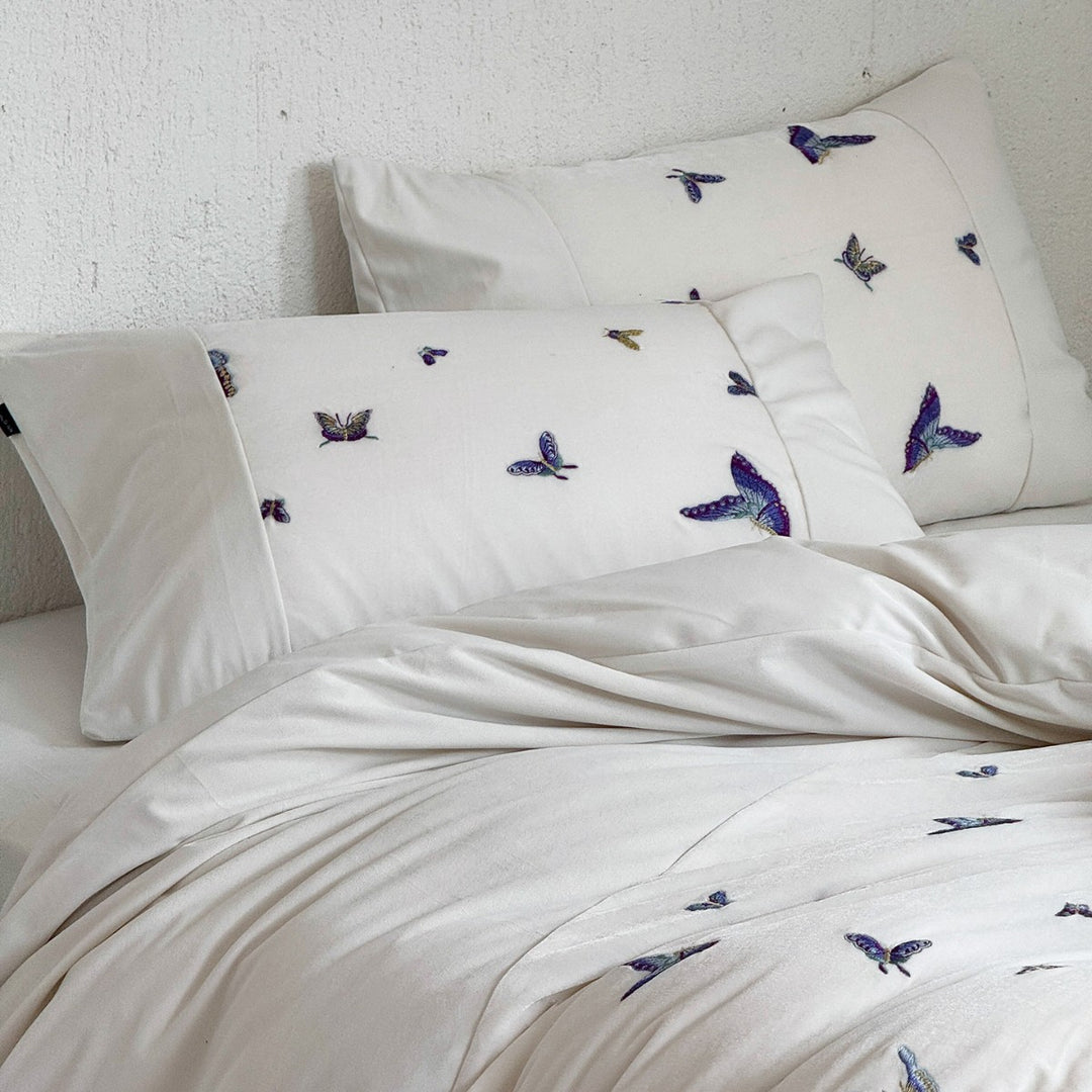 Percale bedding set with delicate butterfly embroidery