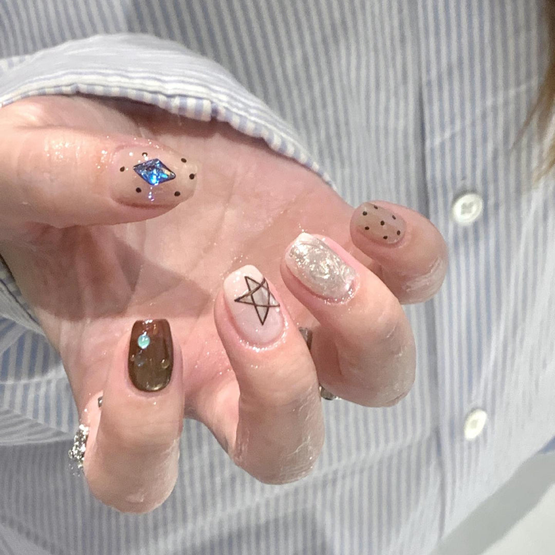 Artificial Nail Set with Creative Geometric and Sparkling Accents Kalsten
